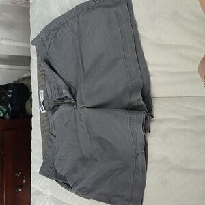 Every day mid rise shorts grey